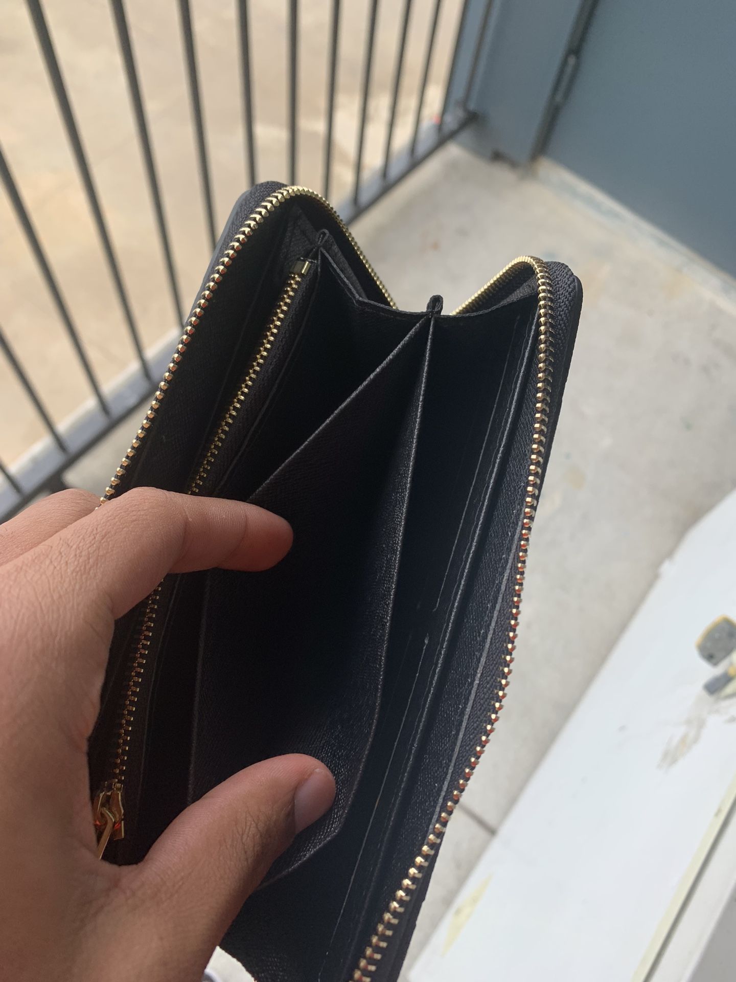 Louis Vuitton M61864 Monogram Empreinte Zippy Wallet - Black for 