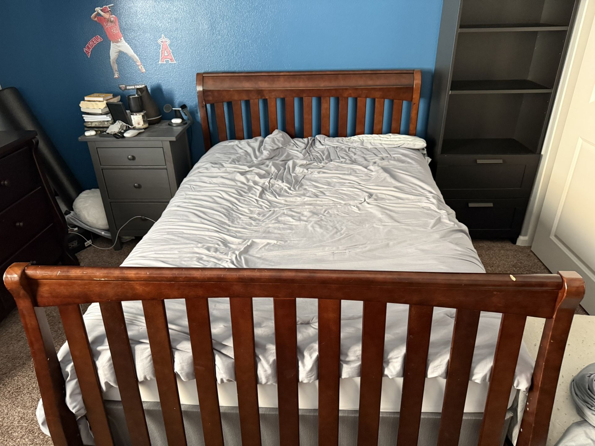 Delta 4-1 Crib with Full Size Mattress And Box Spring