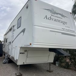 Rv fifth wheel for sale
