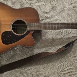Yamaha Acoustic Electric Guitar