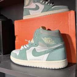 Air Jordan 1 Retro High OG 'Turbo Green' 