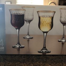 Gold Rim Wine  Glasses