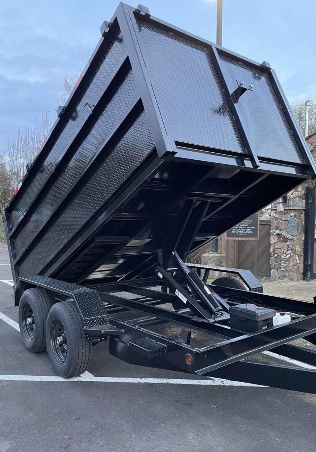 Scissor Lift Dump Trailer