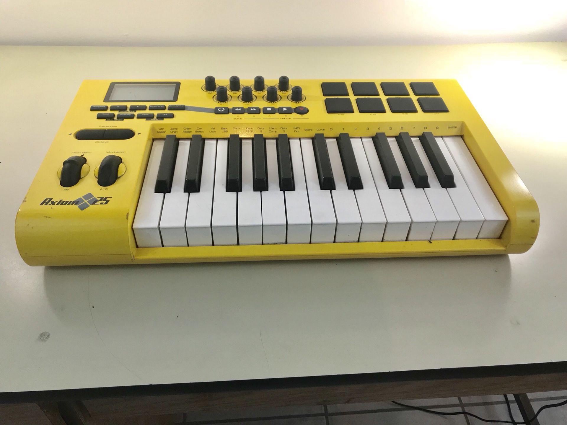 M-Audio Axiom 25 Special Edition Yellow Keyboard MIDI Controller