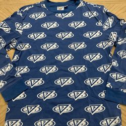 long-sleeve t-shirt is a piece from the GUESS x J Balvin 