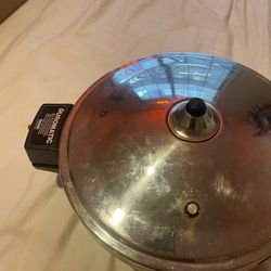 Kuhn Rikon Duromatic Braiser (Pressure Cooker)