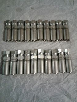 (20) Eaton Female JIC/SAE 37 degree swivel (90306-065500-0)