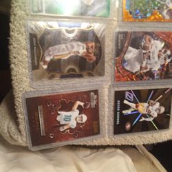 BASKETBALL AND FOOTBALL 10 CARD LOT