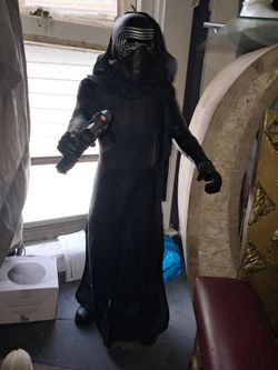 Star Wars Kylo Ren Life-Size Figure