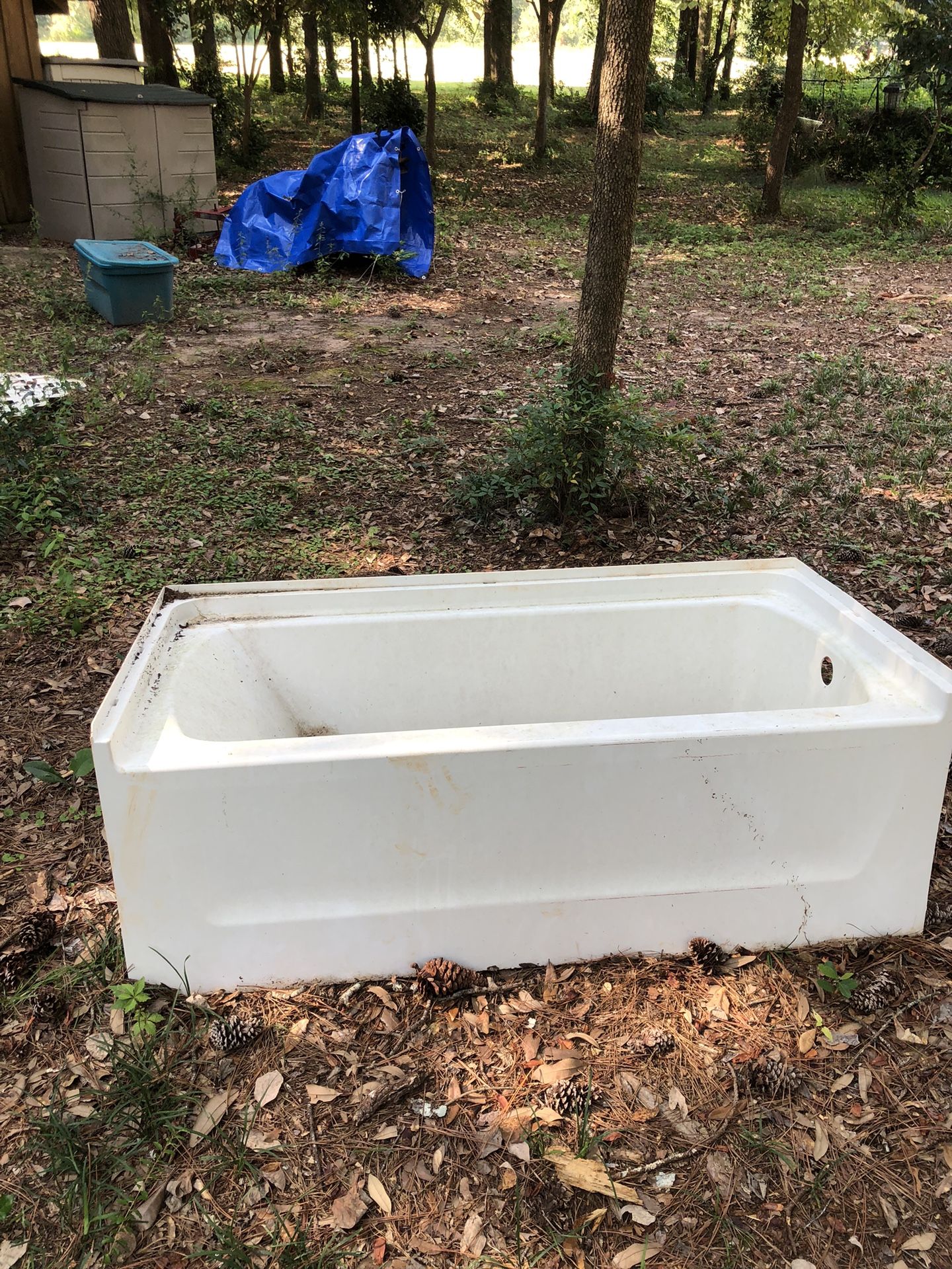 Standard size Bathtub