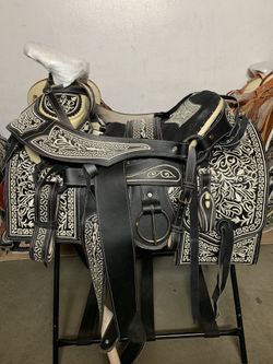Montura bordada de hilo máquina