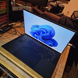 Dell XPS Gaming PC Intel i7-11800H-CPU 16GB Ram 1TB SSD GPU: NVIDIA RTX 3050