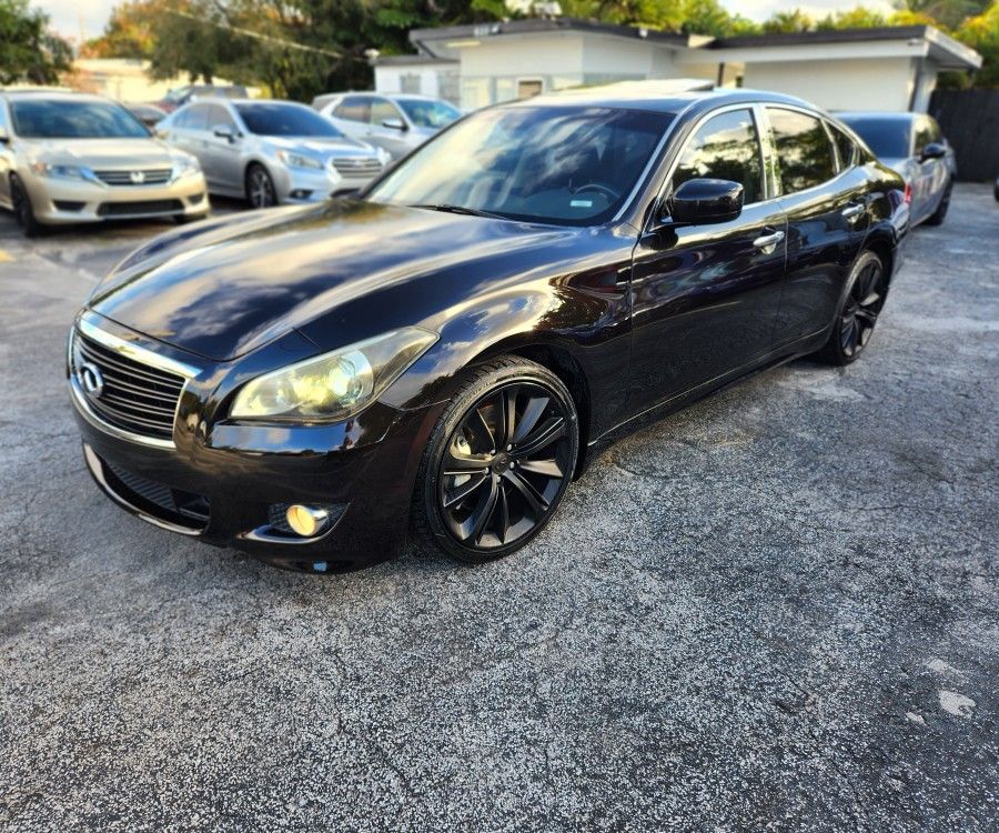 Infiniti M56 Q70 M37