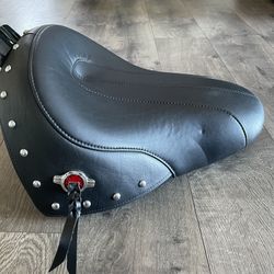 OEM '16 Harley Softail Deluxe solo seat