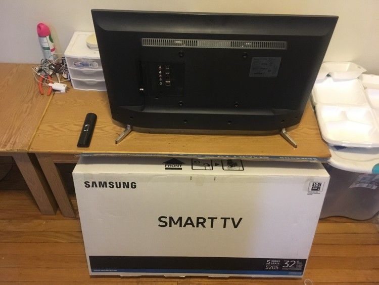 Samsung Smart Tv 32" Brand new