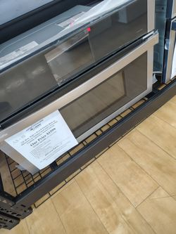 $799.50 GE single electric wall oven with Convection cooking