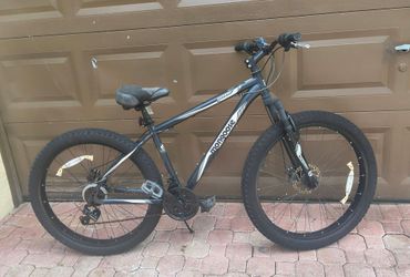 Mongoose Hondo Mountain Bike 27.5"