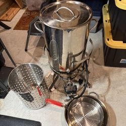 Bass Pro Turkey Fryer; Crab Steamer, Or Fish Fryer 
