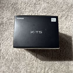 FUJIFILM X-T5 - BODY ONLY