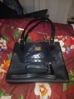Black hand purse with strap