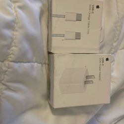 iPhone Type C Cord And Base 