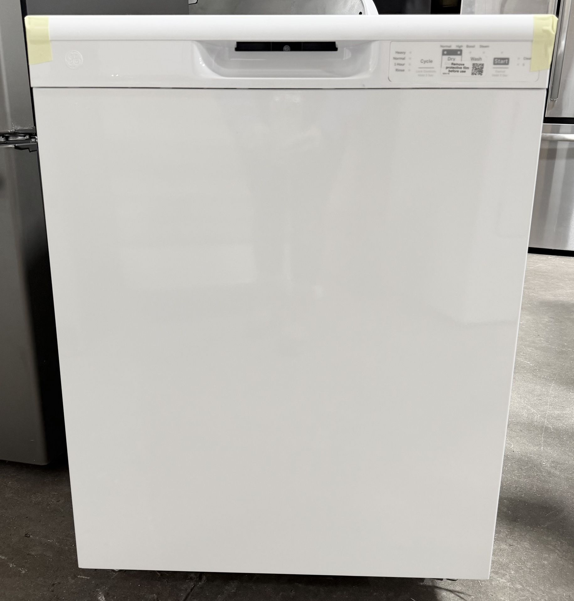 NEW GE 24" Dishwasher white