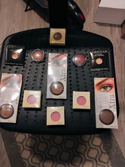 1. X•tra Cosmetics - Extra Perfect Eyebrows in just Seconds, Waterproof,  Colors are Midnight Brown,  Suntan Brown and Bronze Shimmer. Comes with Prof