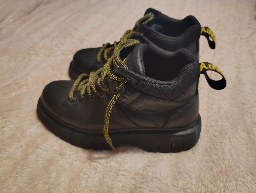 Dr. Martens Size 9