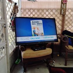 TV And Blue Ray And DVD Player 