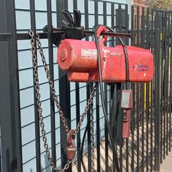 DAYTON  1/2 TON  ELECTRIC CHAIN HOIST  