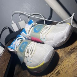 Nike Kyrie 6 ‘neon Graffiti’