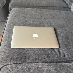 MACBOOK AIR 
