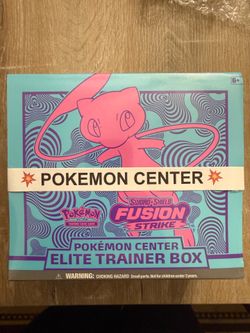 Pokémon Center ETB Fusion Strike Elite Trainer Box Sealed