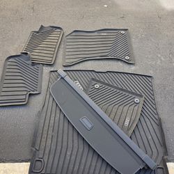 Audi Q5 rubber mats & Privacy Cover