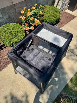 4MOMS Breeze Play yard with bassinet