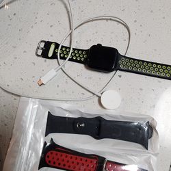 Apple Watch SE 2nd Generation 44mm (GPS) +2 EXTRA WRISTBANDS 