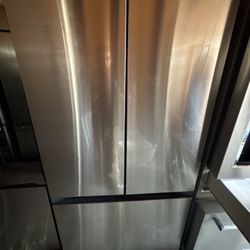LIKE NEW !! SAMSUNG STAINLESS STEEL BESPOKE SMART FRENCH DOOR REFRIGERATOR/ BEVERAGE CENTER 