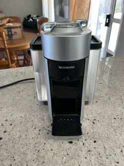 Nespresso Vertuo coffee machine + frother