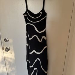 Commense Black & White Wave Knit Midi Dress – New with Tags