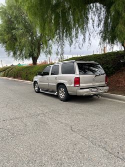 2004 Cadillac Escalade