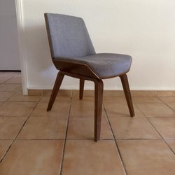 Mid Century Modern Chairs 2 For Sale