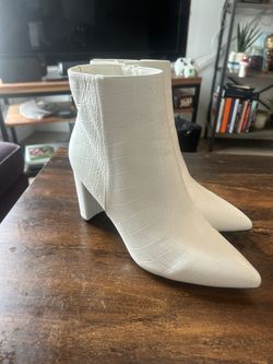 Women’s Boots Size 11