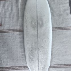 Twin Fin Shortboard Surfboard 5’5”