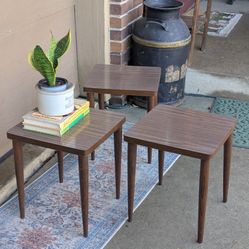 Vintage Set Of 3 Mid Century Modern Danish Formica Wood Grain Accent Nesting Tables