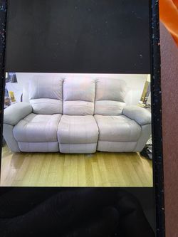 Selling 2 couches