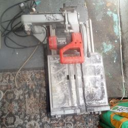 7-in heavy duty diamondback tile saw with water pump