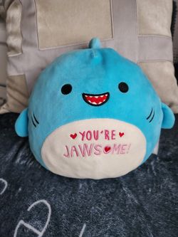 Squishmallows 8" - Rey the Shark - Jawsome Rey - Valentine Collection