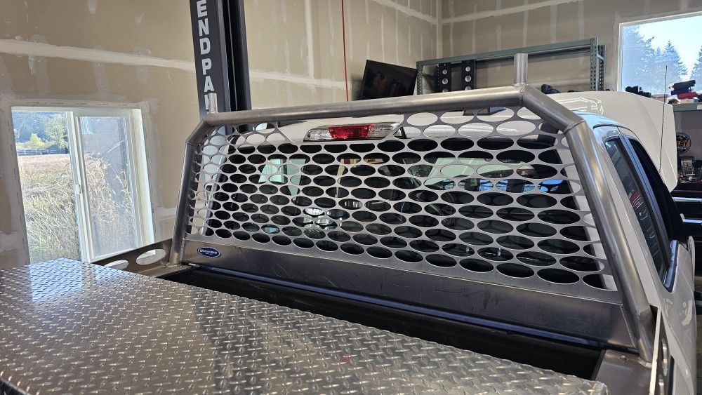 Wickum Headache Rack With Rear Hoop. 