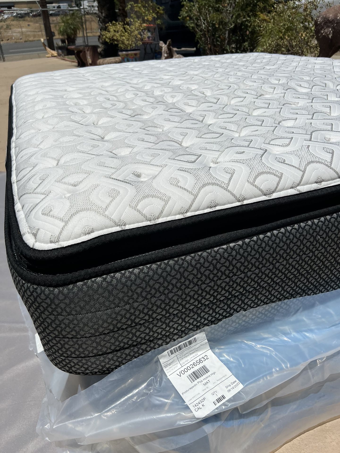 BRAND NEW SEALY CALIFORNIA KING PILLOWTOP MATTRESS ONLY