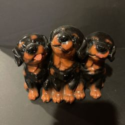 Rottweiler Statue